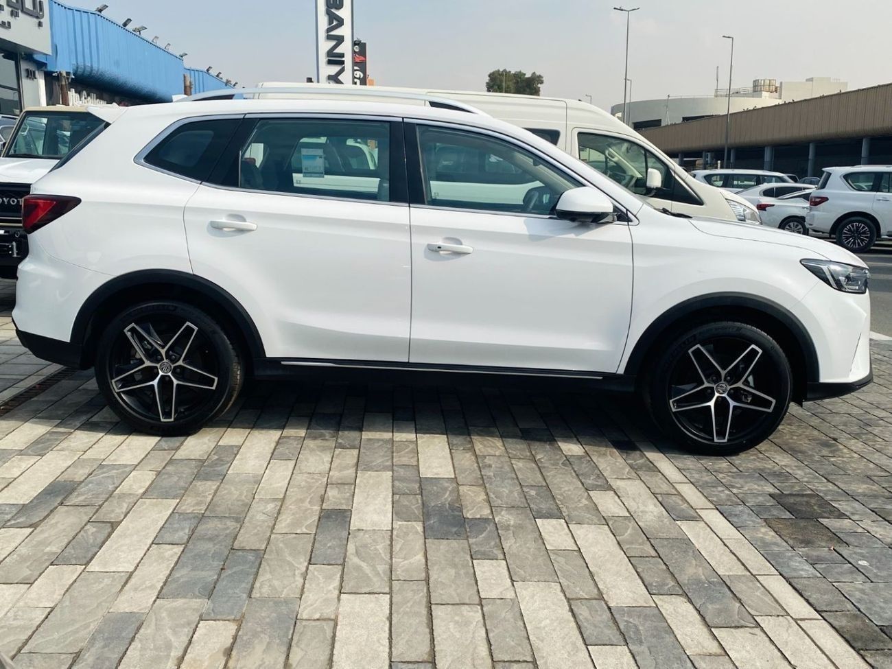 MG RX5 1.5T LUX White