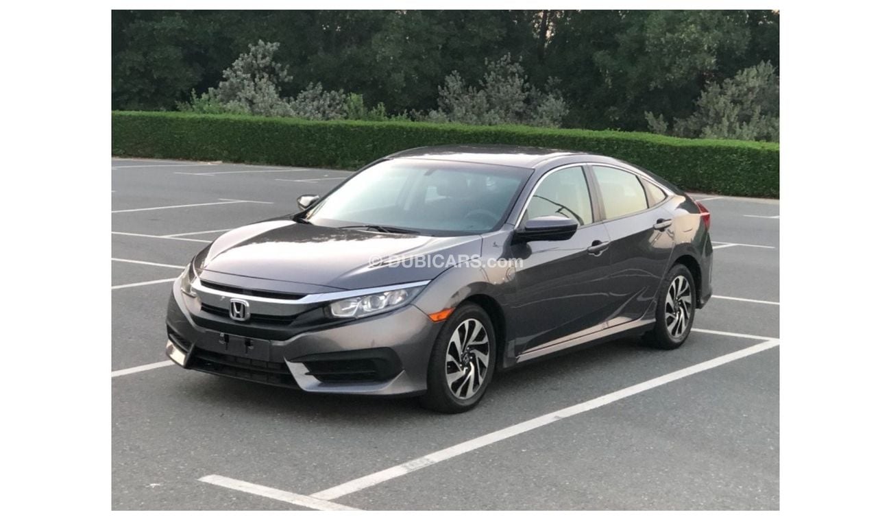 هوندا سيفيك موديل 2017 حاله ممتازه من الداخل والخارج كراسي جلد ومثبت سرعه وتحكم كهربي كامل ونظام صوت ممتاز وكامي