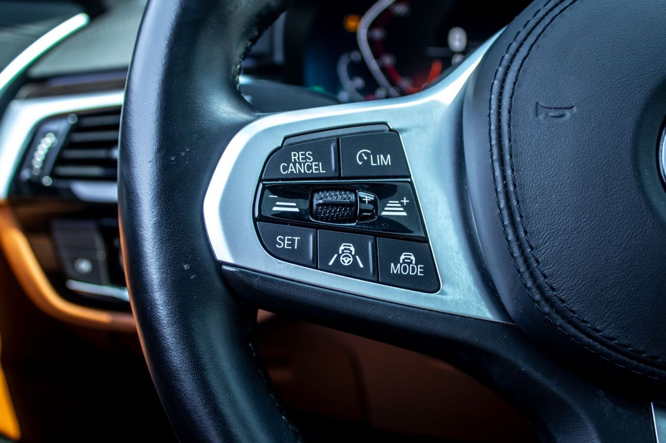 بي أم دبليو 520i M Sport Comfort 2.0L