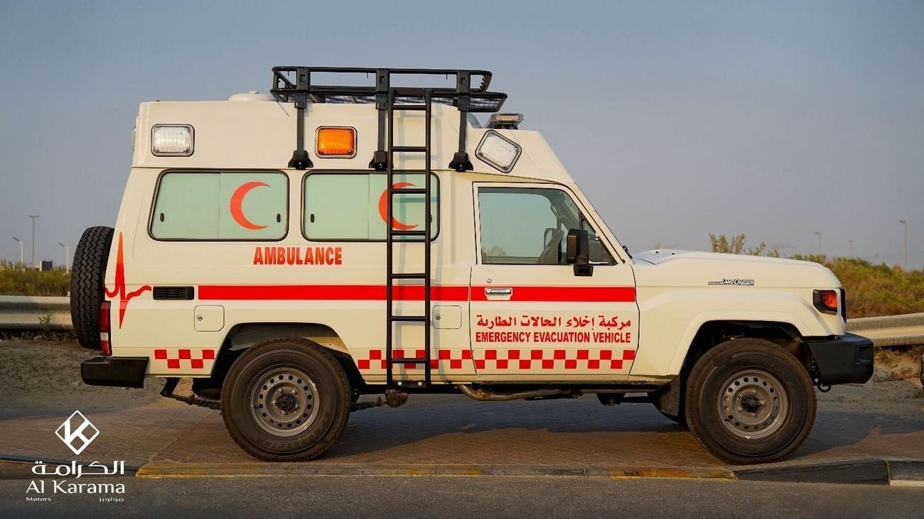 تويوتا لاند كروزر 70 خدمات الطوارئ الطبية | سيارة إسعاف | LC78 | محرك 4.2 لتر، دفع رباعي، ناقل حركة يدوي | 3 أبواب