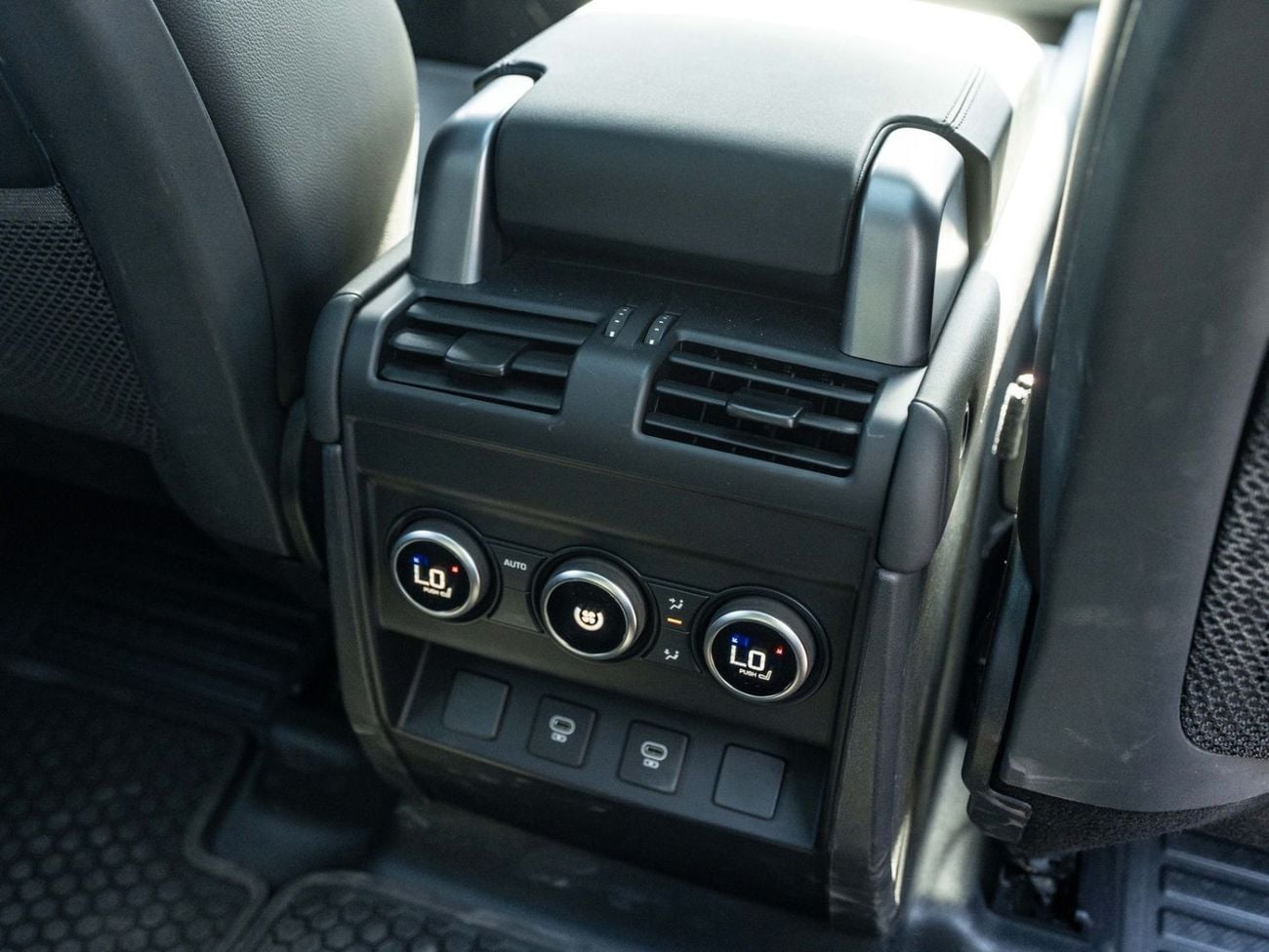 Land Rover Defender 110