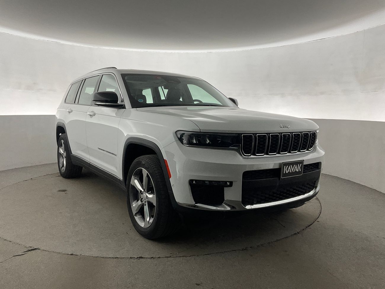 جيب جراند شيروكي Limited Plus | شامل الضمان | 0 ﺪﻔﻋﺓ ﺃﻮﻟﻯ