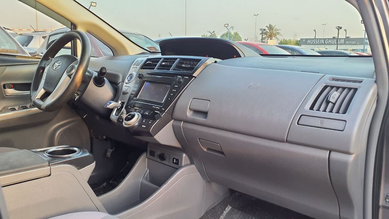 Toyota Prius+ Toyota Prius 2014 – Hybrid Efficiency | Grey