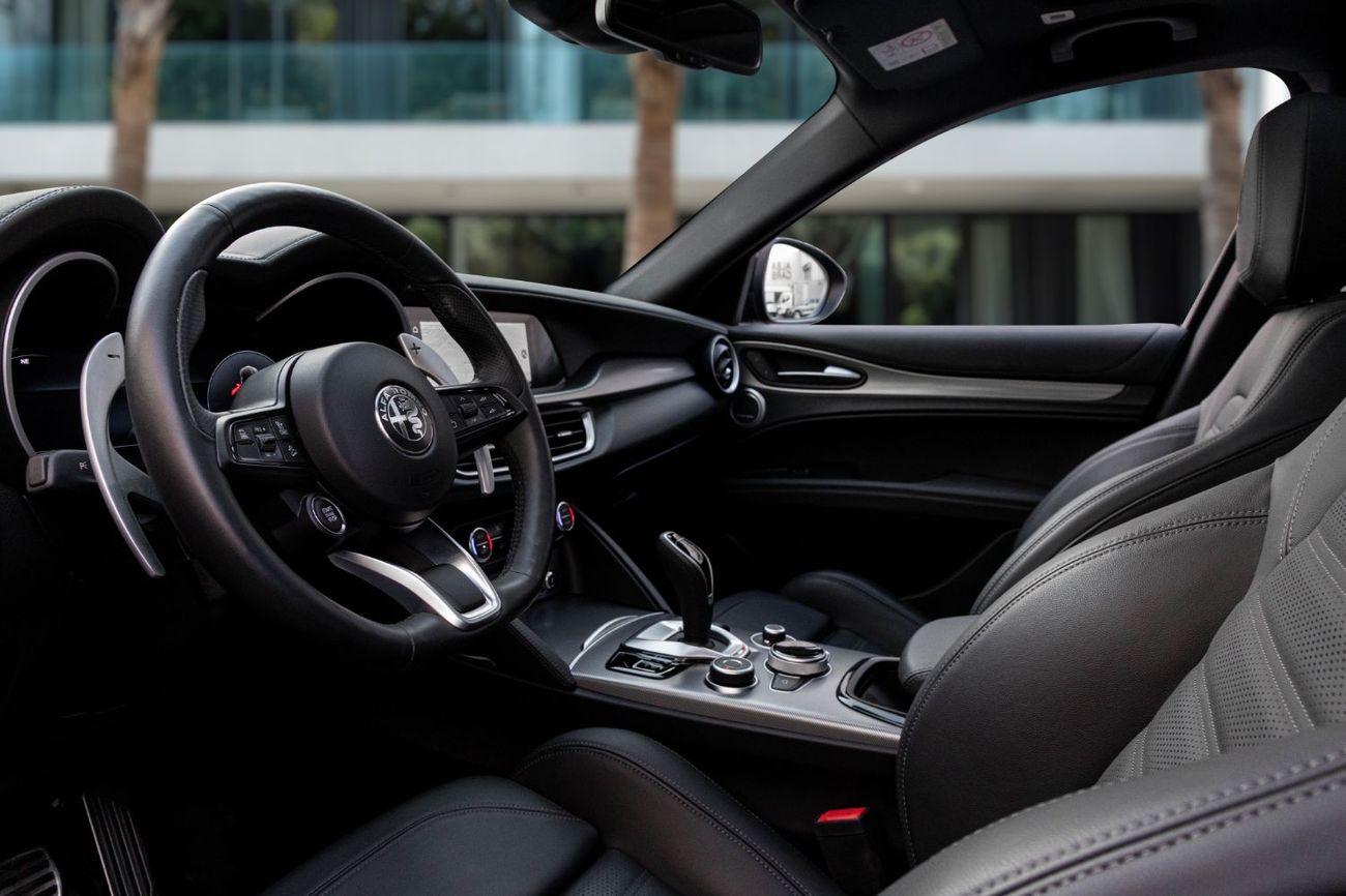 Alfa Romeo Stelvio | 3,427 P.M  | 0% Downpayment | Agency Warranty + Service!