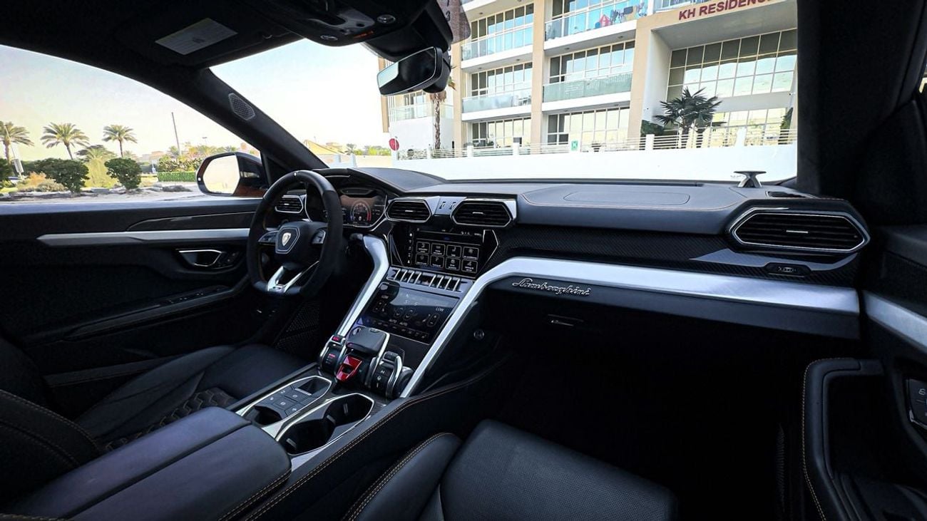 Lamborghini Urus STD Clean title Low Mileage