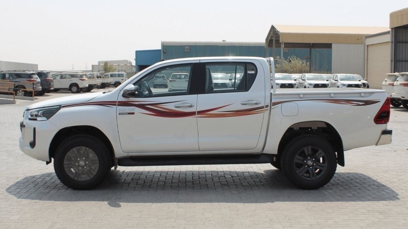 Toyota Hilux SGLX TOYOTA HILUX 2.4L GLX D DC 4WD MT (Export Only)
