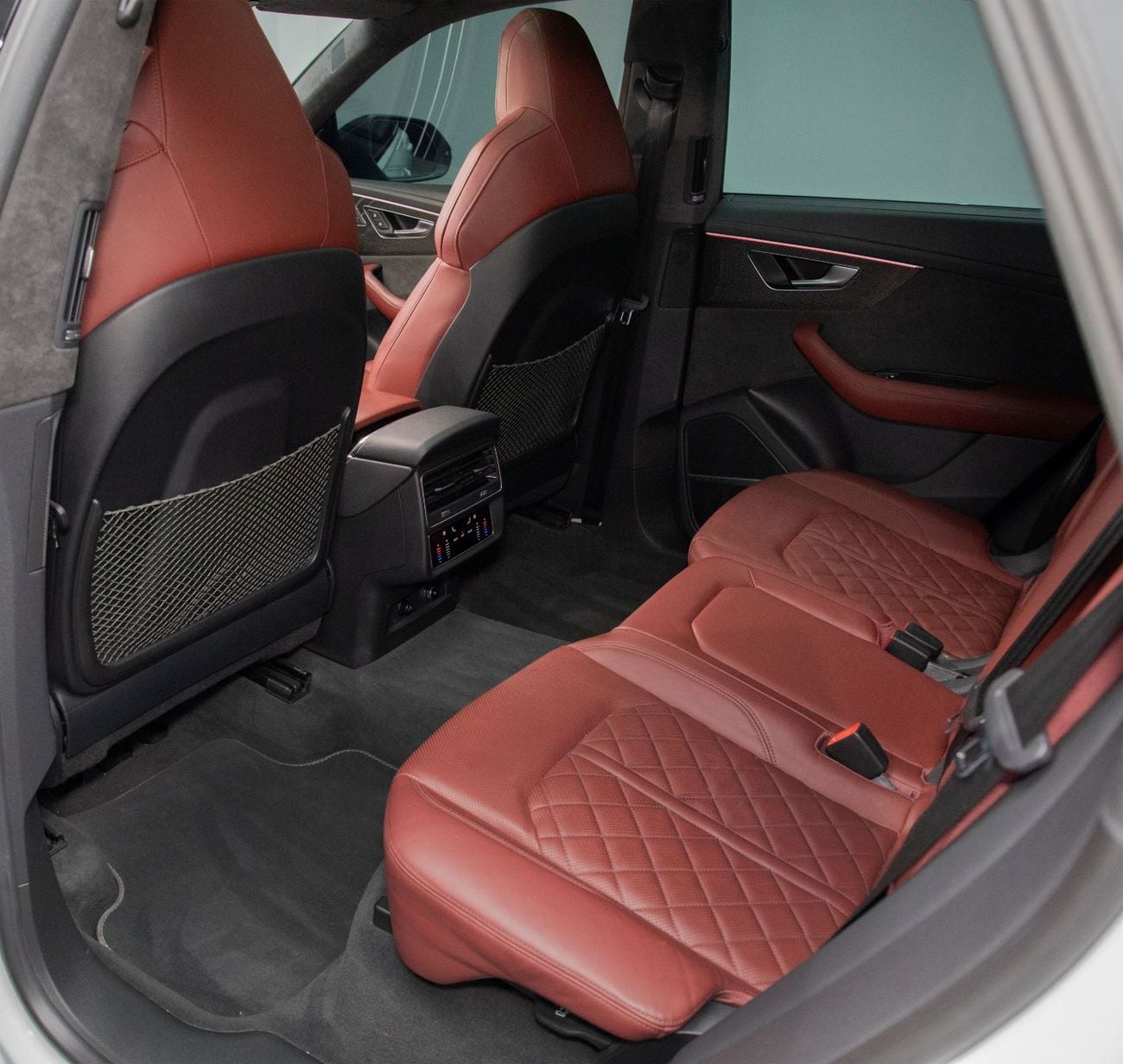 أودي SQ8 4.0 TFSI quattro (507 HP)