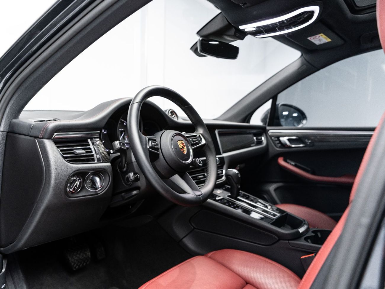 Porsche Macan S 3.0L (340 HP) 2024 Porsche Macan S, 2.9 V6, 4WD, 375bhp, 7 Speed Dual-Clutch Automatic