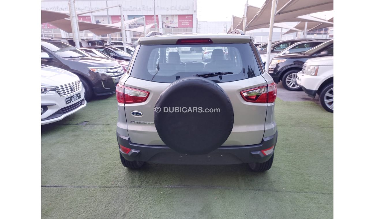 Ford EcoSport 2015 Gulf model, cruise control, rear wing, alloy wheels, fog lights sensors, in excellent condition