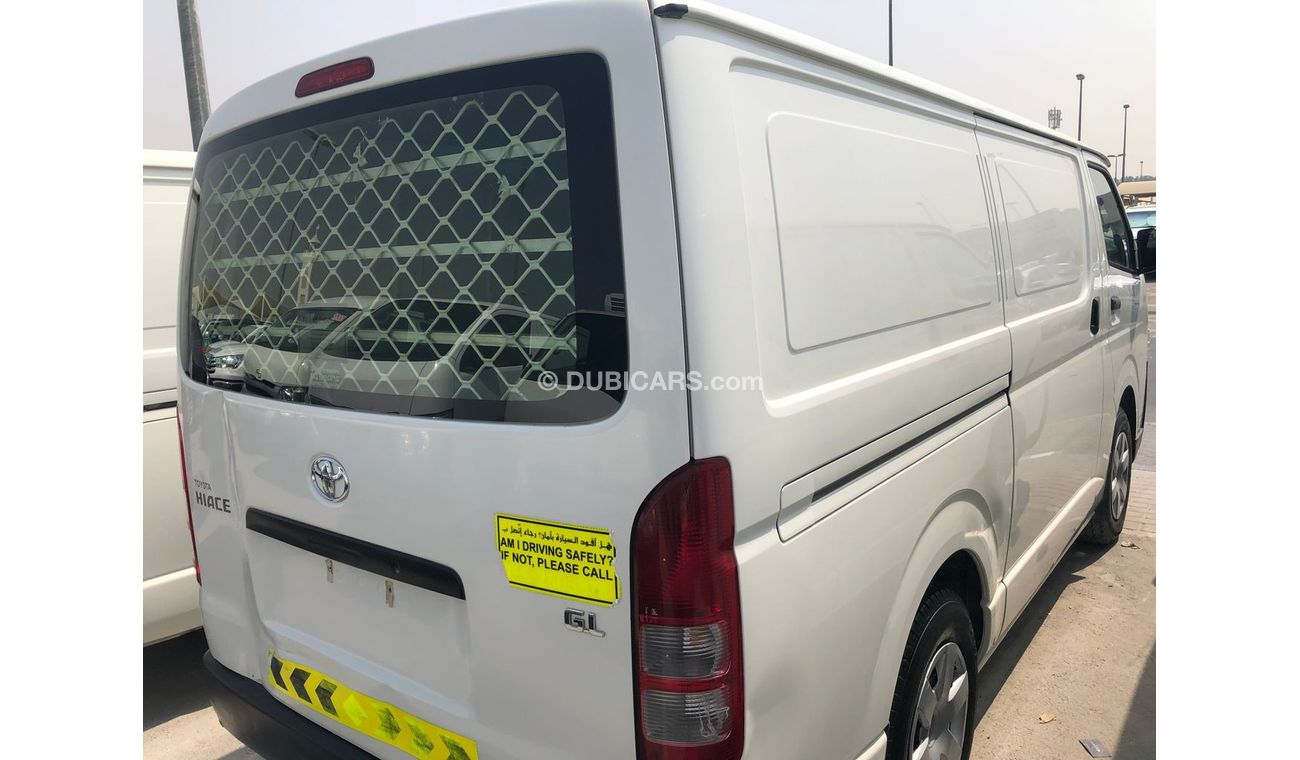 Toyota Hiace 2015. Free of accident
