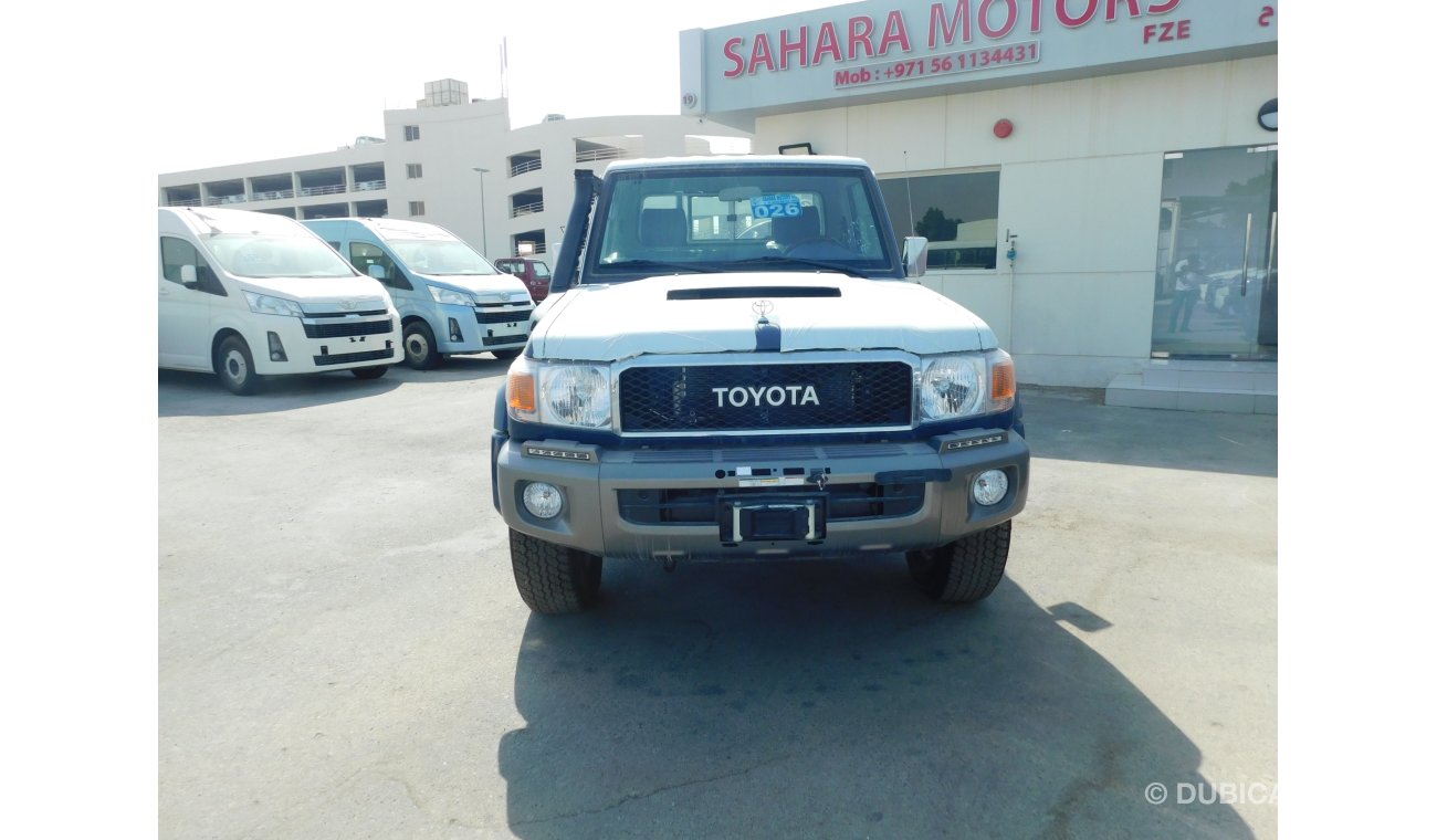 تويوتا لاند كروزر بيك آب Single Cab Pickup V8 4.5L TD Limited 4WD MT With full Option(Only on Sahara Motors)