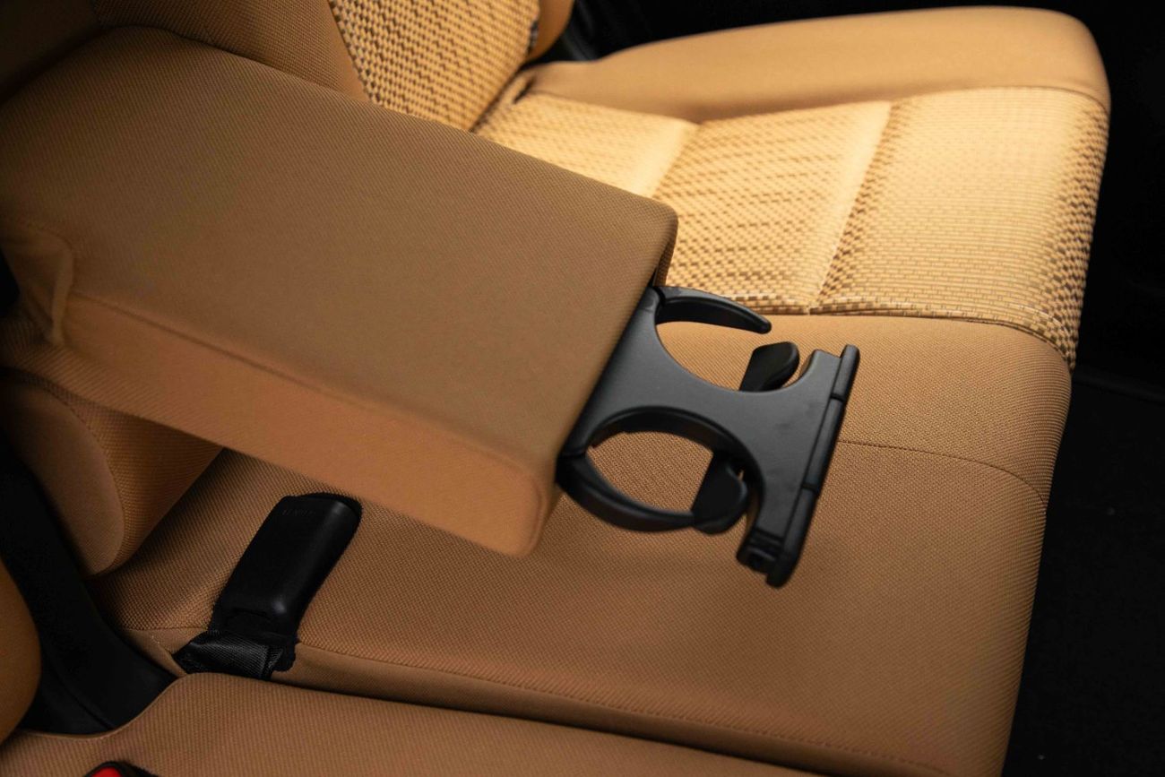 تويوتا فورتونر 2.7L - Platinum White Pearl Inside Quartz | Export Only