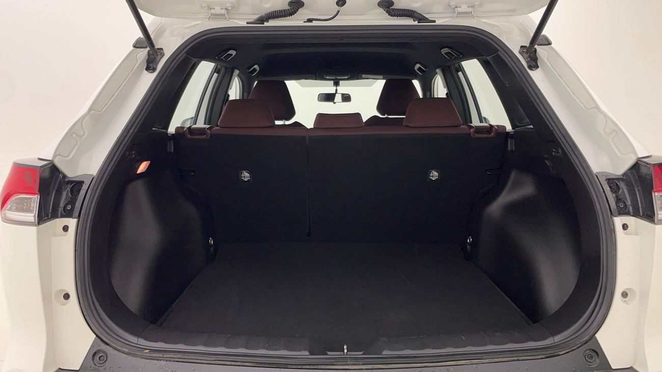 تويوتا كورولا كروس XL 1.8 | بدون دفعة مقدمة | اختبار القيادة في المنزل