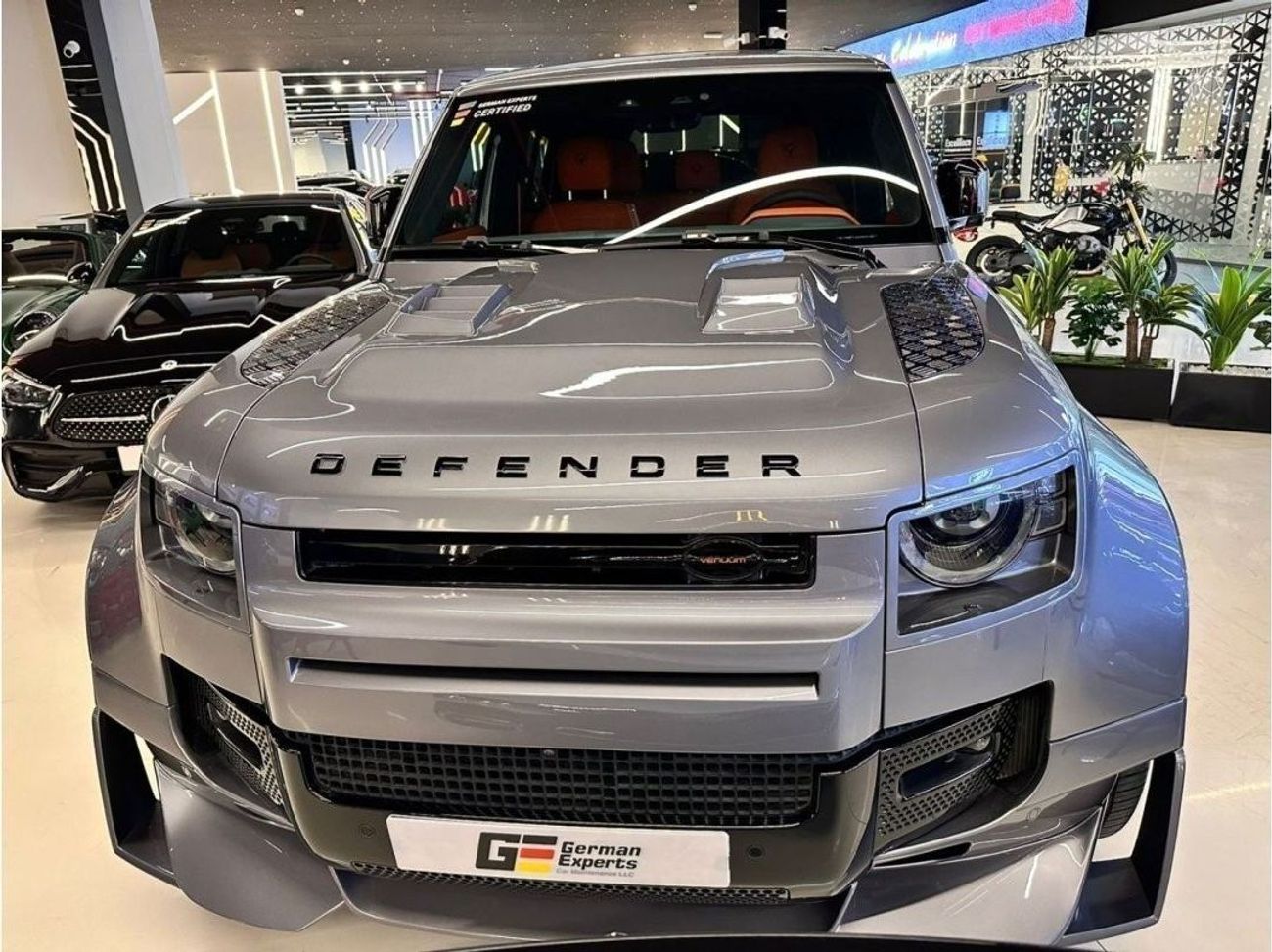 Land Rover Defender VENUUM 2023 DEFENDER 1/99 LIMITED EDITION