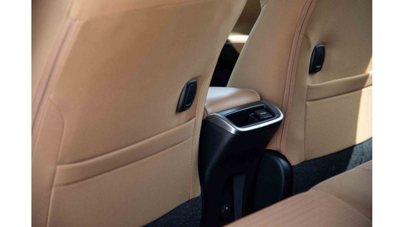 Toyota Fortuner 2023 Toyota Fortuner 4X4 2.8 18'I AL - Grey inside Chamois | Export Only