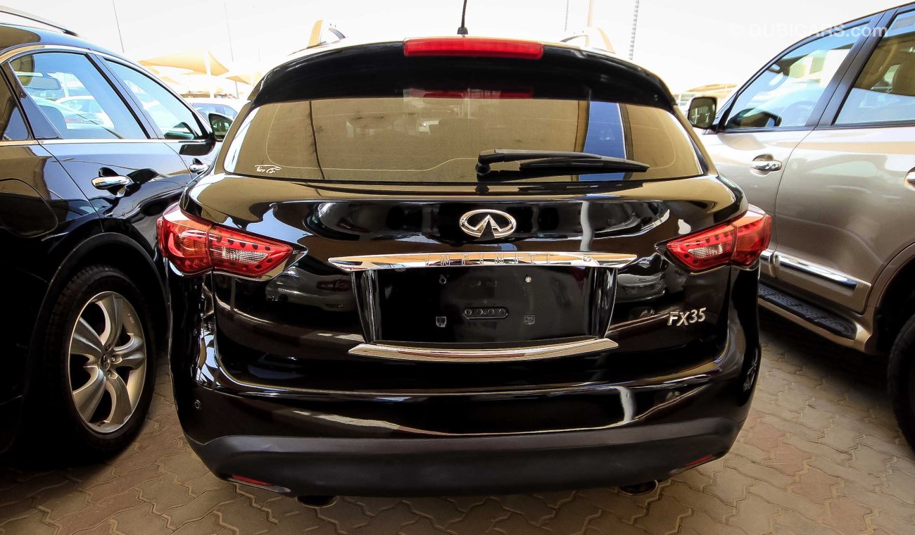 Infiniti FX35