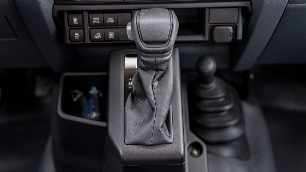 Toyota Land Cruiser 70 2.8 AT