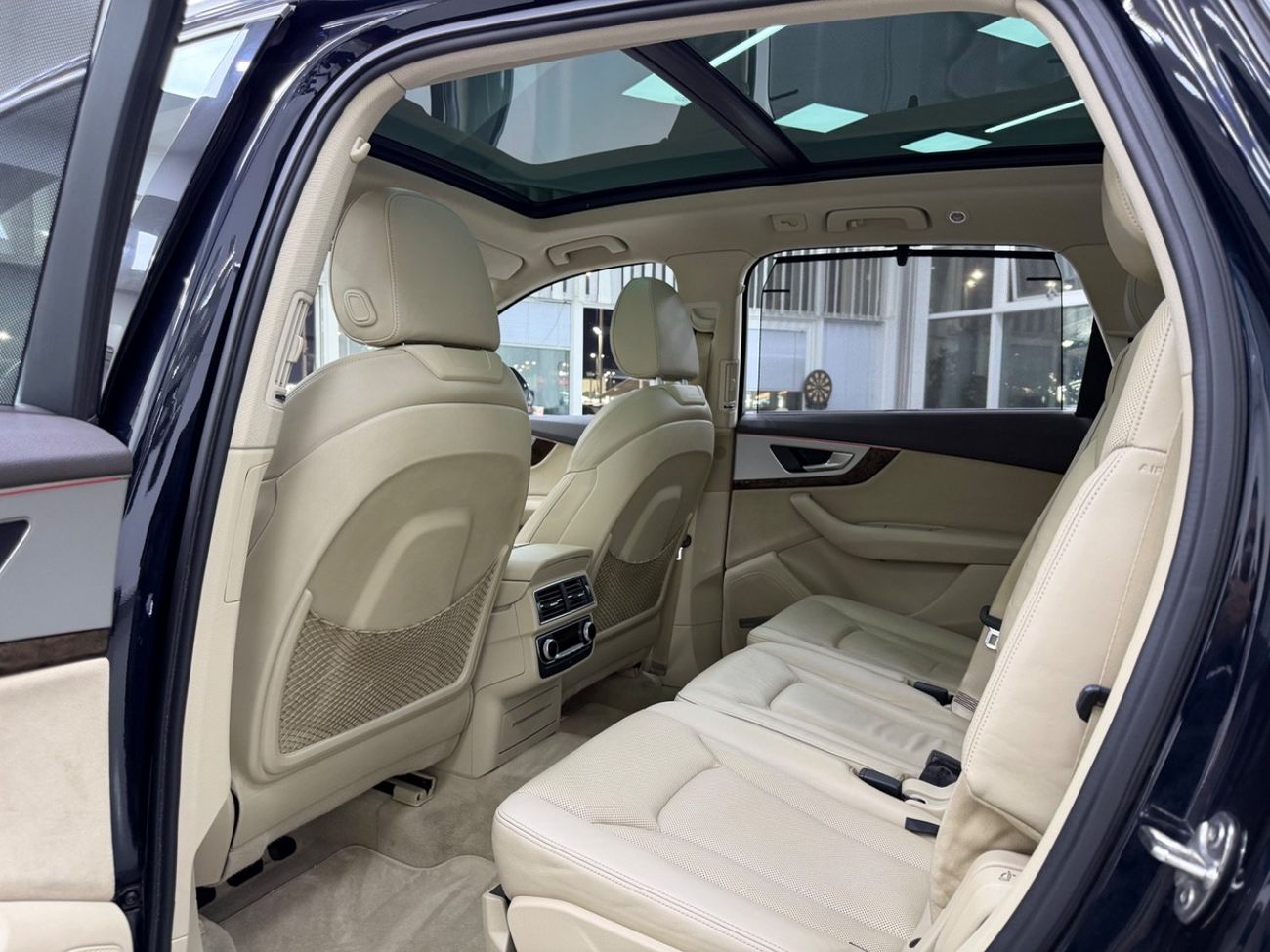 أودي Q7 45 TFSI quattro S-Line Luxury 3.0L