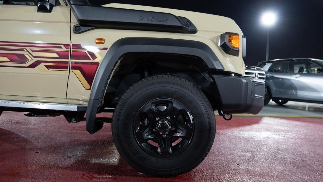 Toyota Land Cruiser 70 TOYOTA LC76 5DOORS PETROL 4.0L MANUAL TRANSMISSION MODEL 2024 LIMITED EDITION