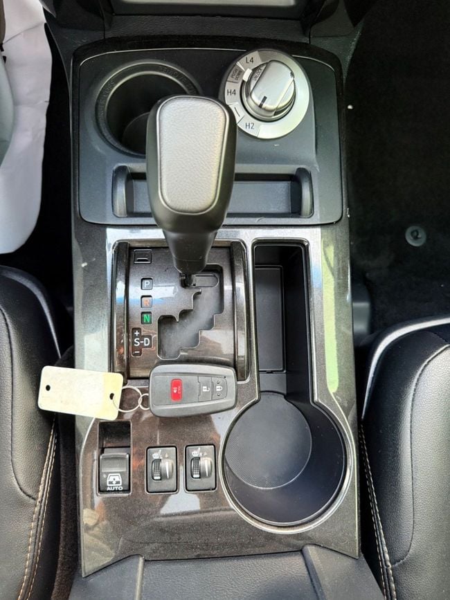 Toyota 4-Runner LIMITED, миниатюра 28
