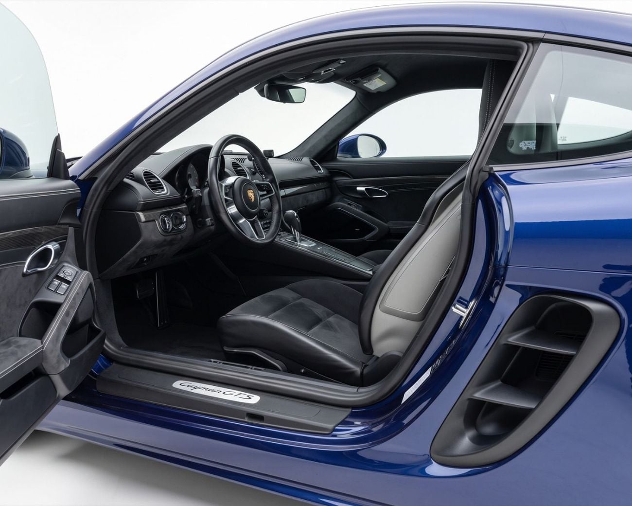 بورش كايمان 718 GTS ٢٠٢٠ | مفتاحان | ٤٩٩٨ درهمًا إماراتيًا شهريًا
