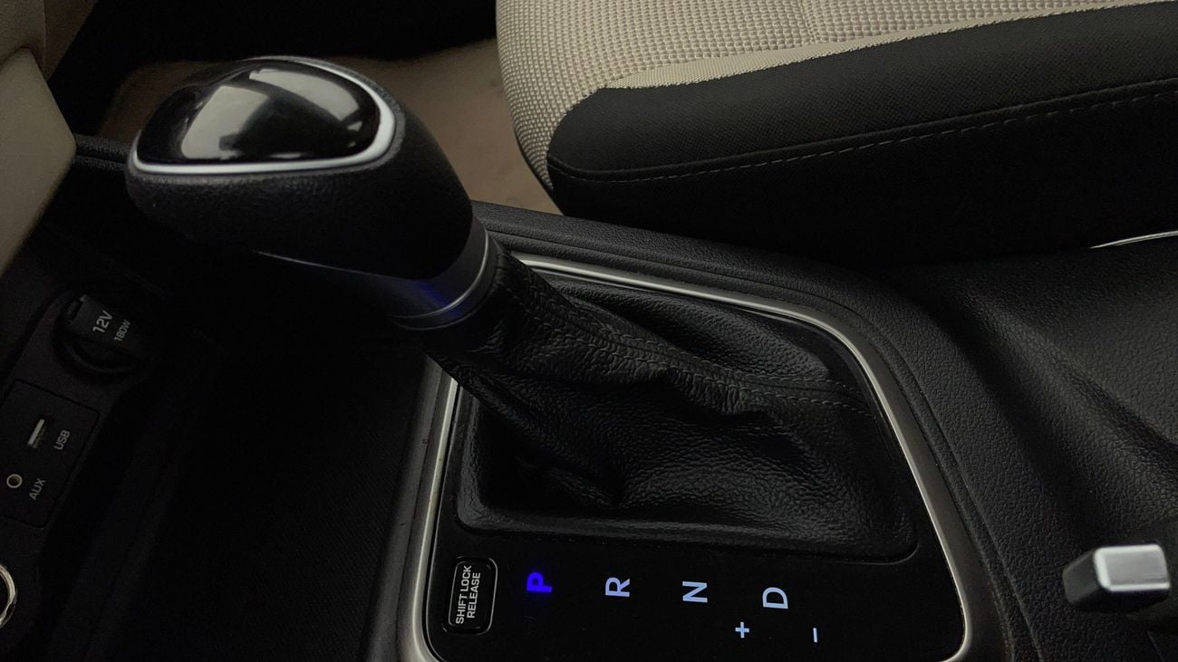 هيونداي أكسنت GL 1.6 | بدون دفعة مقدمة | اختبار القيادة في المنزل