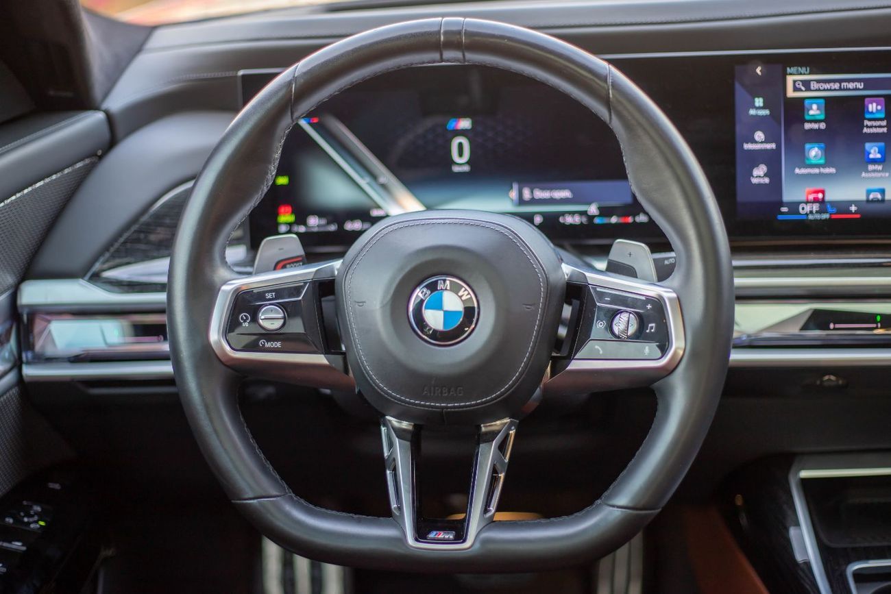 بي أم دبليو 735i BMW 735i 2023 | GCC Specs | Full Option | Excellent Condition