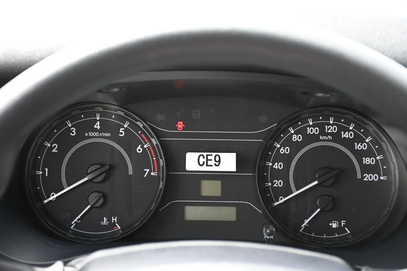 تويوتا هيلوكس 2.7L Automatic Basic option