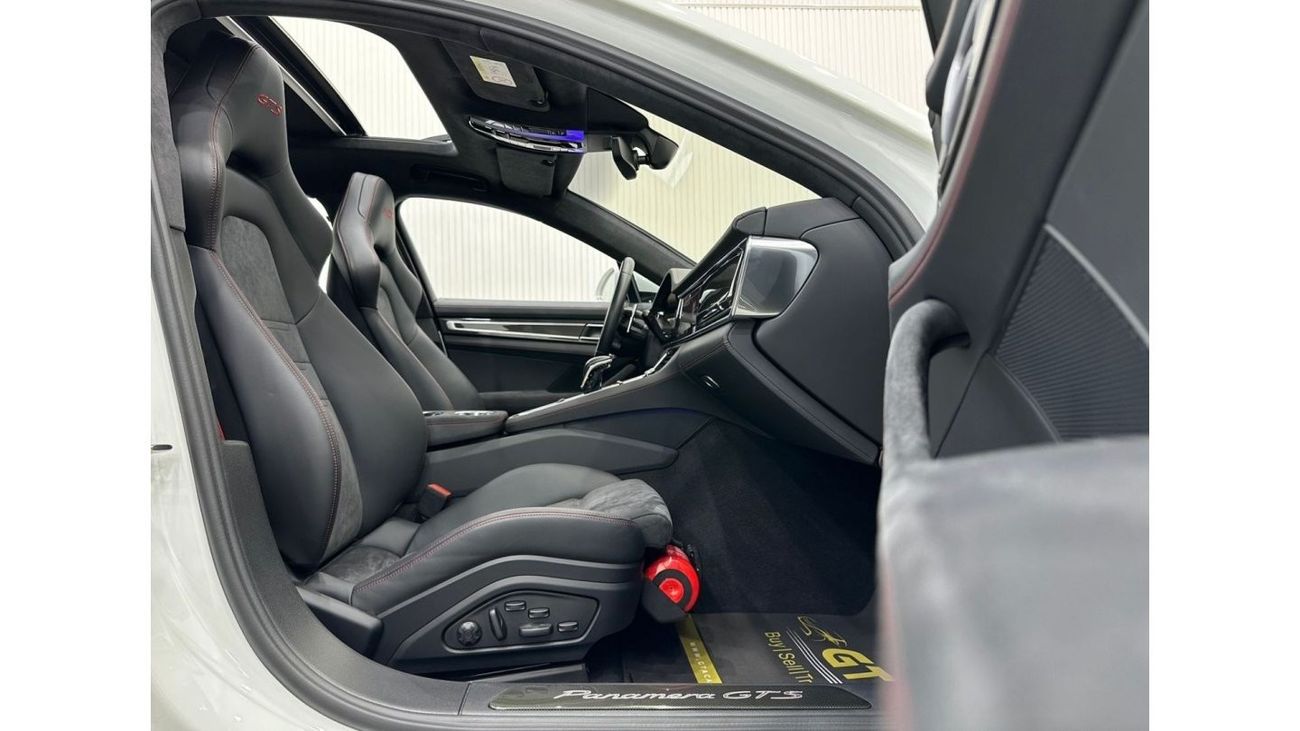 Porsche Panamera 2022 Porsche Panamera GTS, Warranty, Full Service History, Full Options, Very Low Kms, GCC