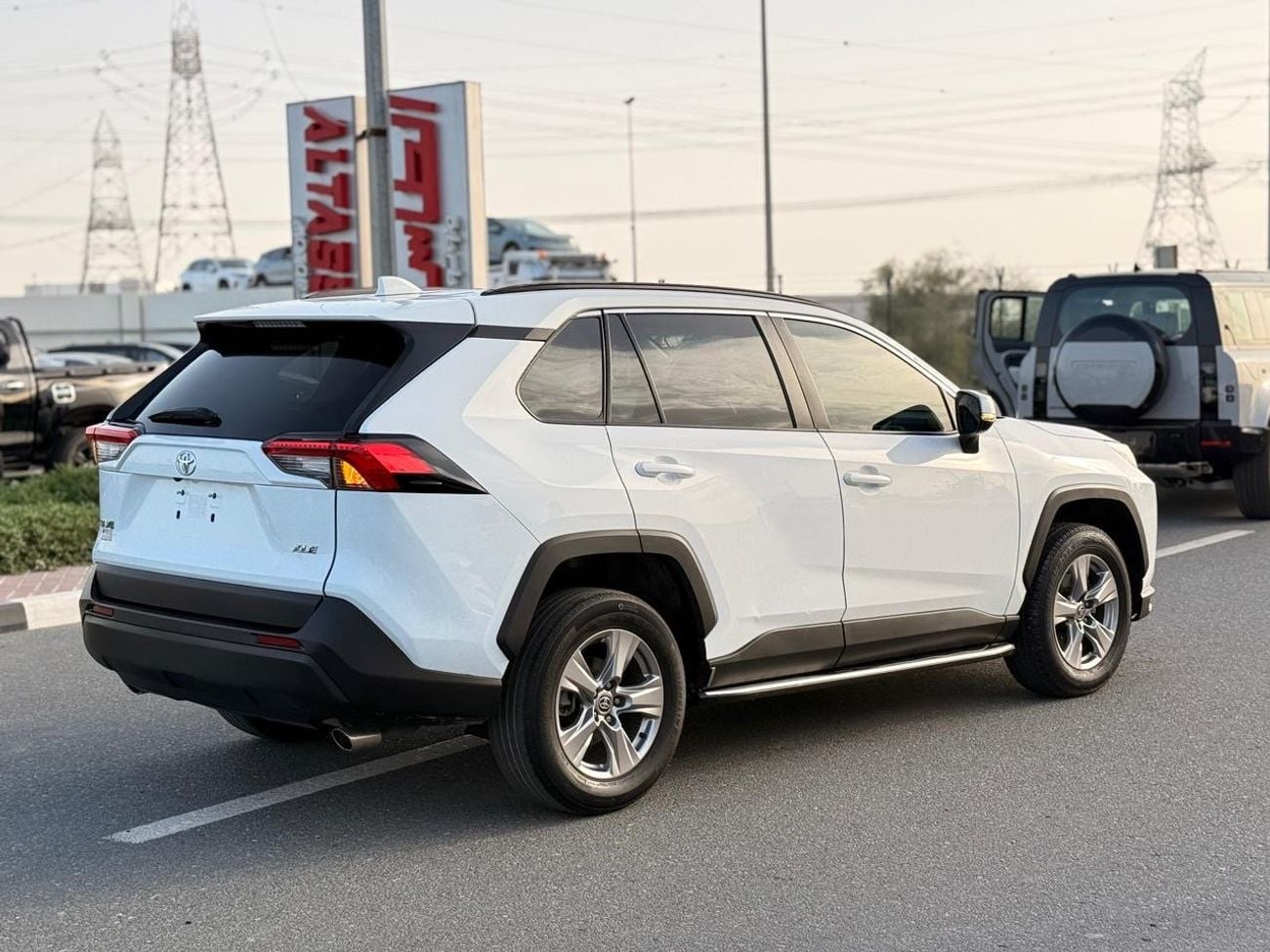 تويوتا راف ٤ XLE 2.5L full option