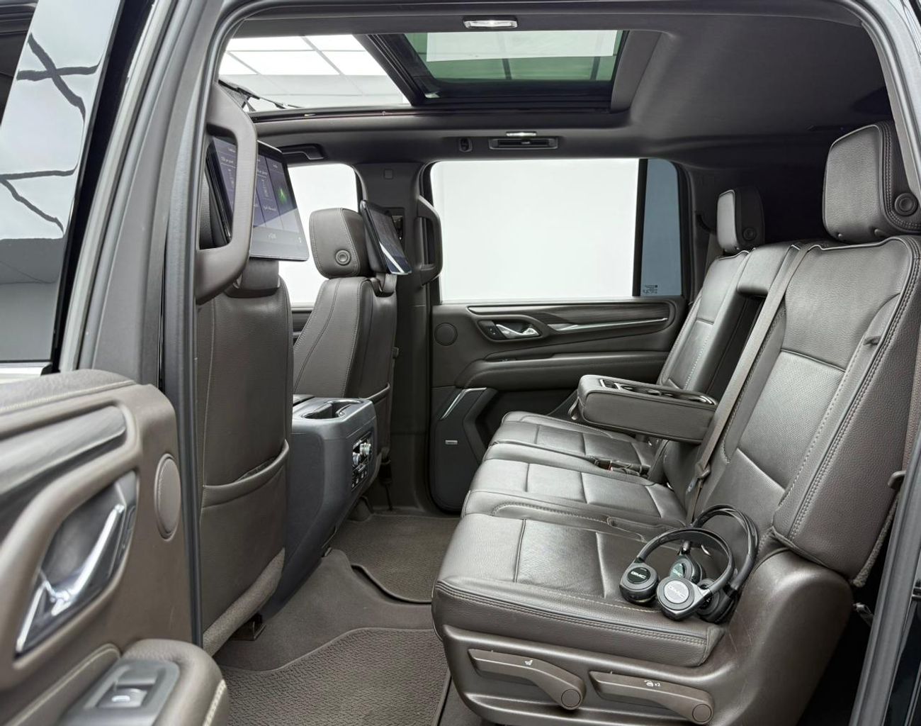 جي أم سي يوكون XL Denali 6.2L (8 Seater) 2021 GMC Yukon Denali XL, Warranty, Full GMC Service History, Fully Loaded, E