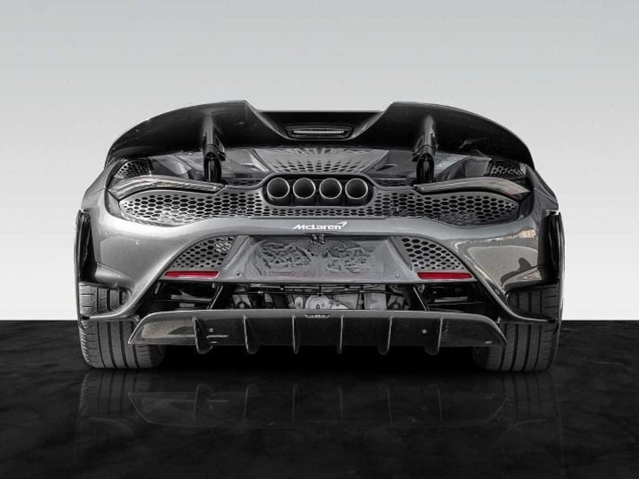 مكلارين 675LT McLaren 675LT Spider