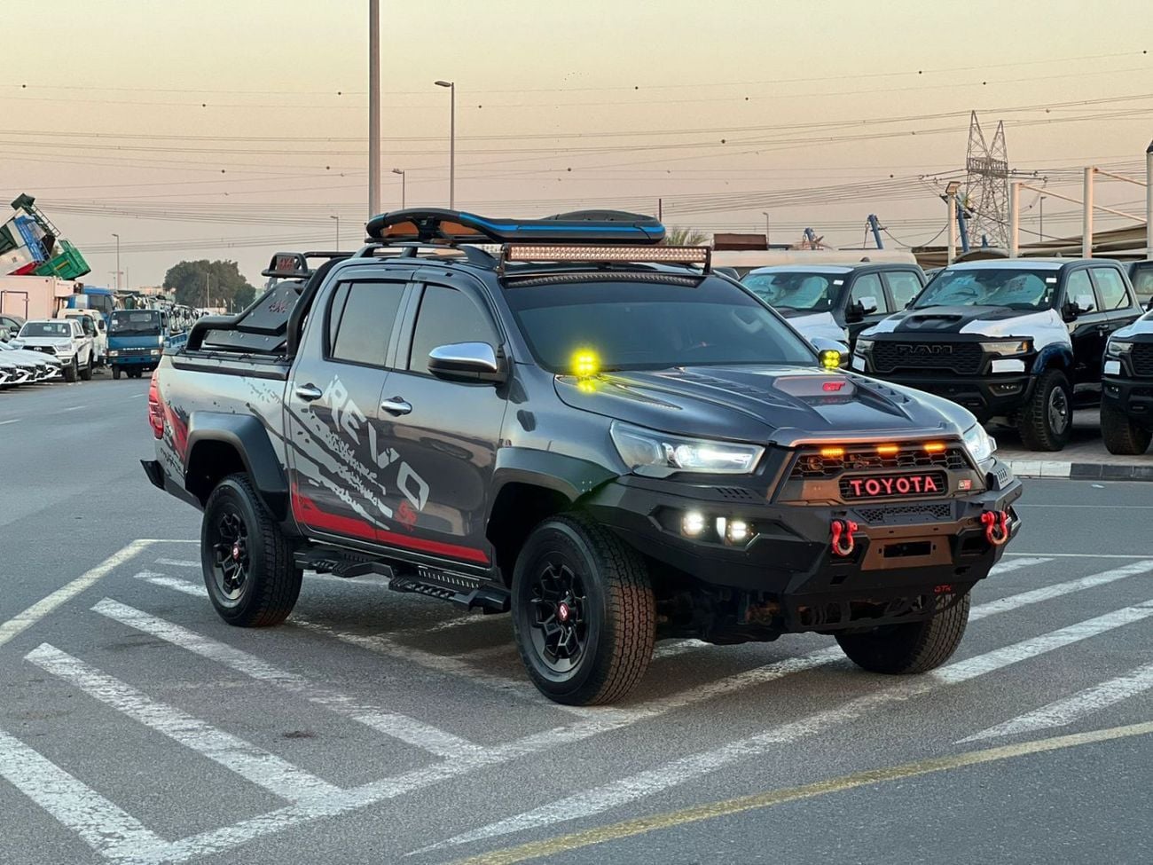 تويوتا هيلوكس ADVENTURE 2021 toyota hilux - off road package - full option - BullBar 2.7L V4 - AWD 4x4 -