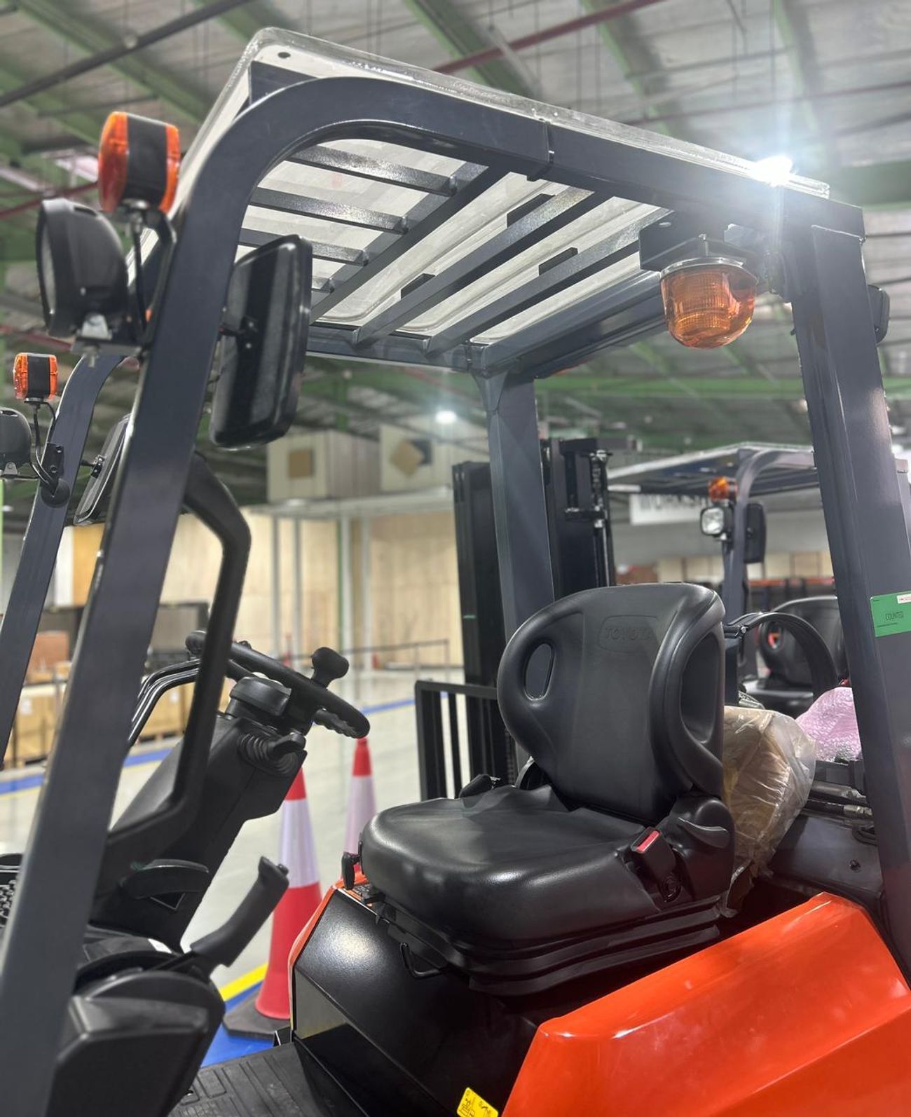 تويوتا فورك ليفت Forklift Toyota 3.0 Ton 3-stage, FSV 4.5M Gasoline LPG Forklift Model FGZN30 MY-2026