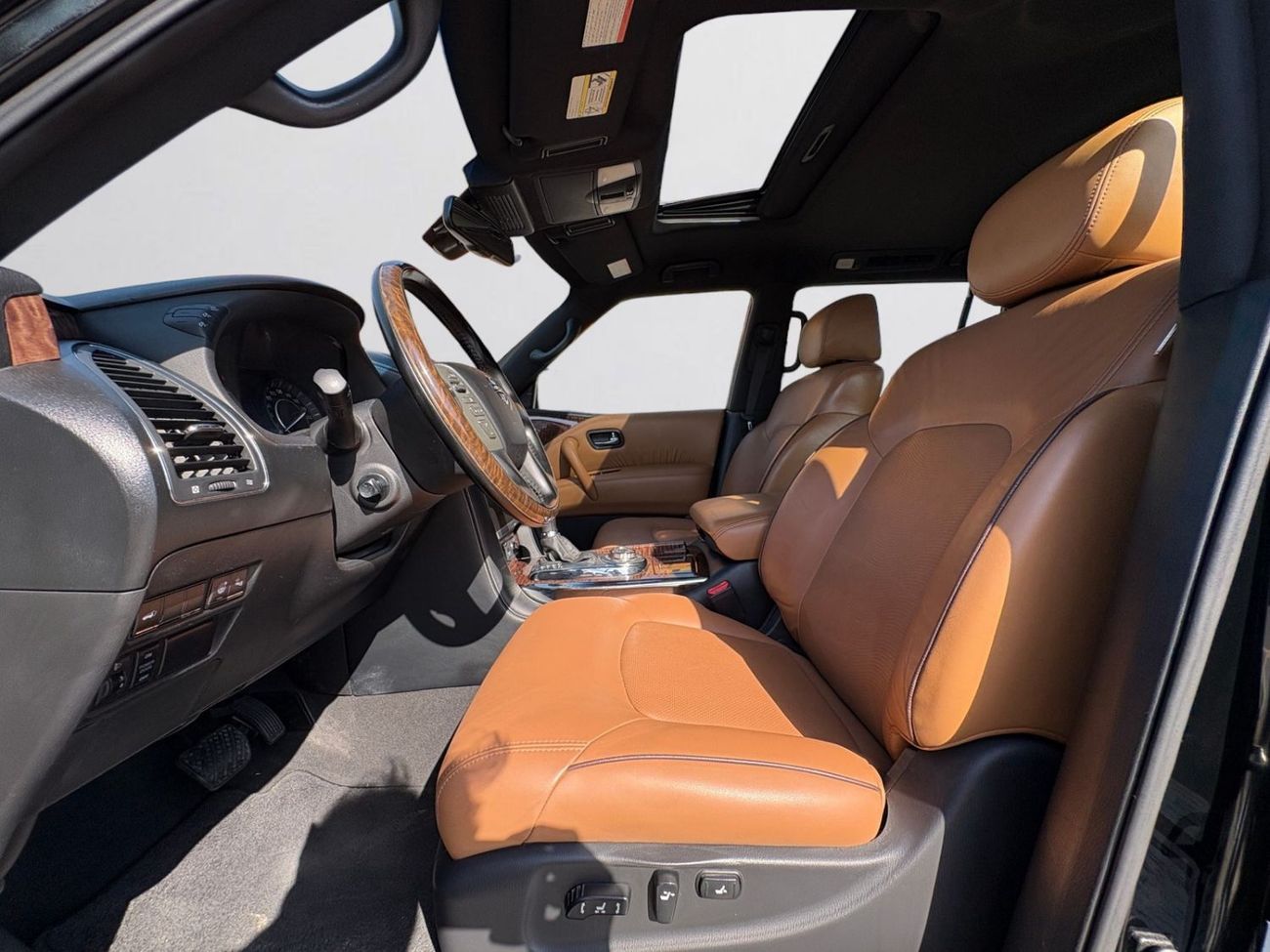 Nissan Patrol LE PLATINUM AED 2,170 P.M | 0% DOWN PAYMENT | NISSAN PATROL PLATINUM VVEL DIG | 5.6L V8 | 2015 | GCC
