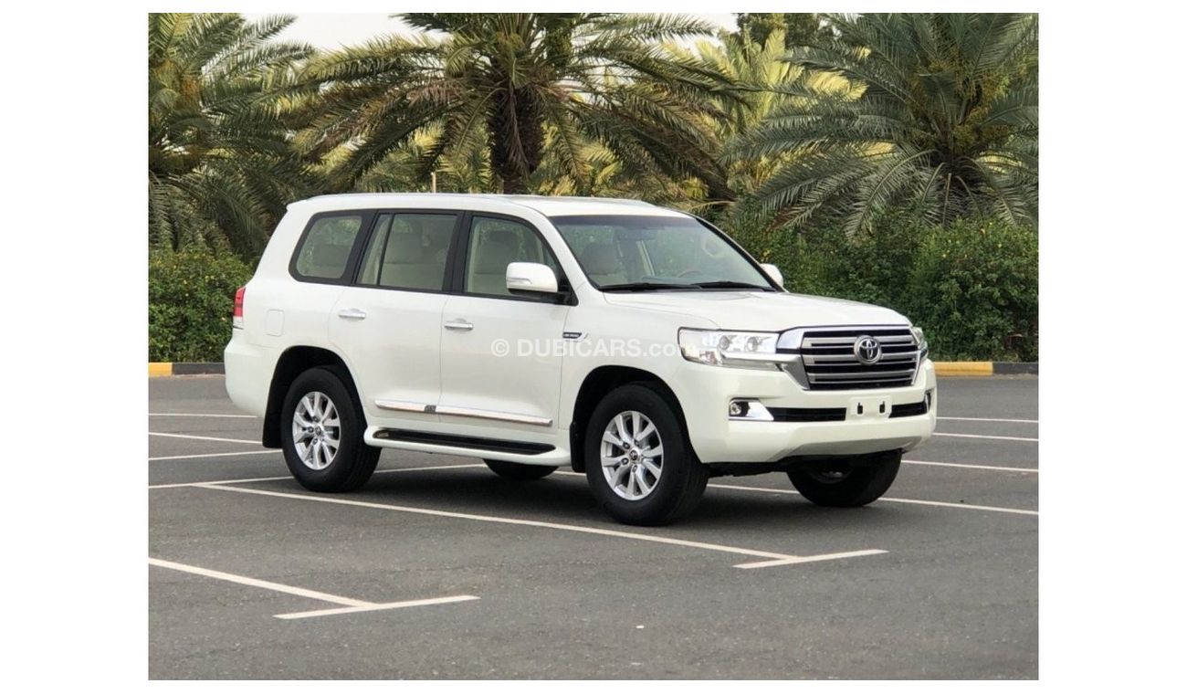 Toyota Land Cruiser GXR MODEL 2016 GCC CAR PERFECT CONDITION INSIDE AND OUTSIDE FULL ELECTRIC CONTROL STEERING CONTROL B