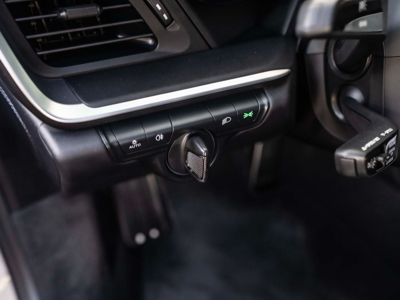 Porsche 911 Turbo S 3.8L (640 HP) Coupe