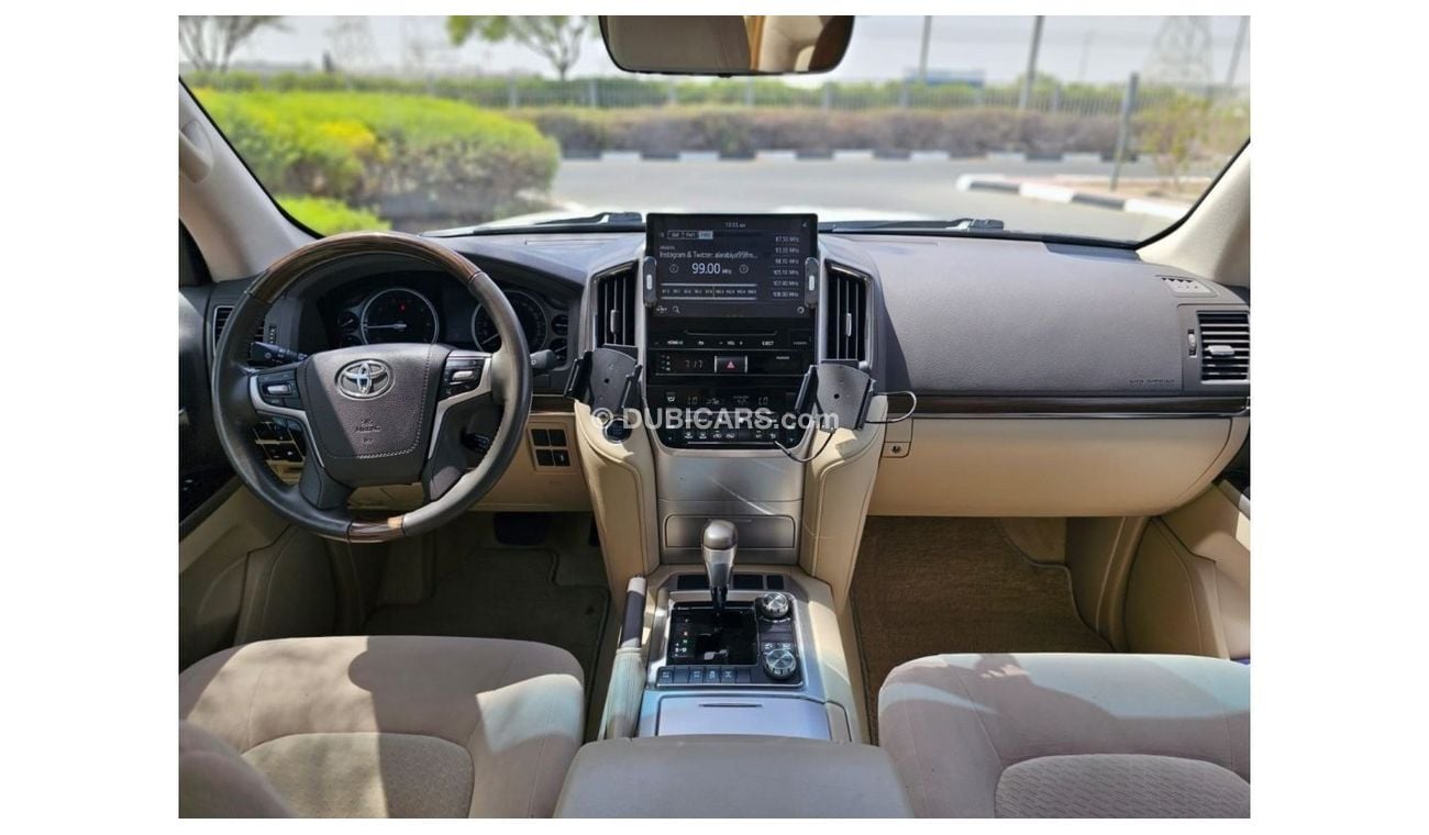 Toyota Land Cruiser TOYOTA LAND CRUISER VXR 5.7 2021 GCC WITH FOX LIFT KIT, UPGRADE EXHAUST SYSTEM ETC IN MINT CONDITION