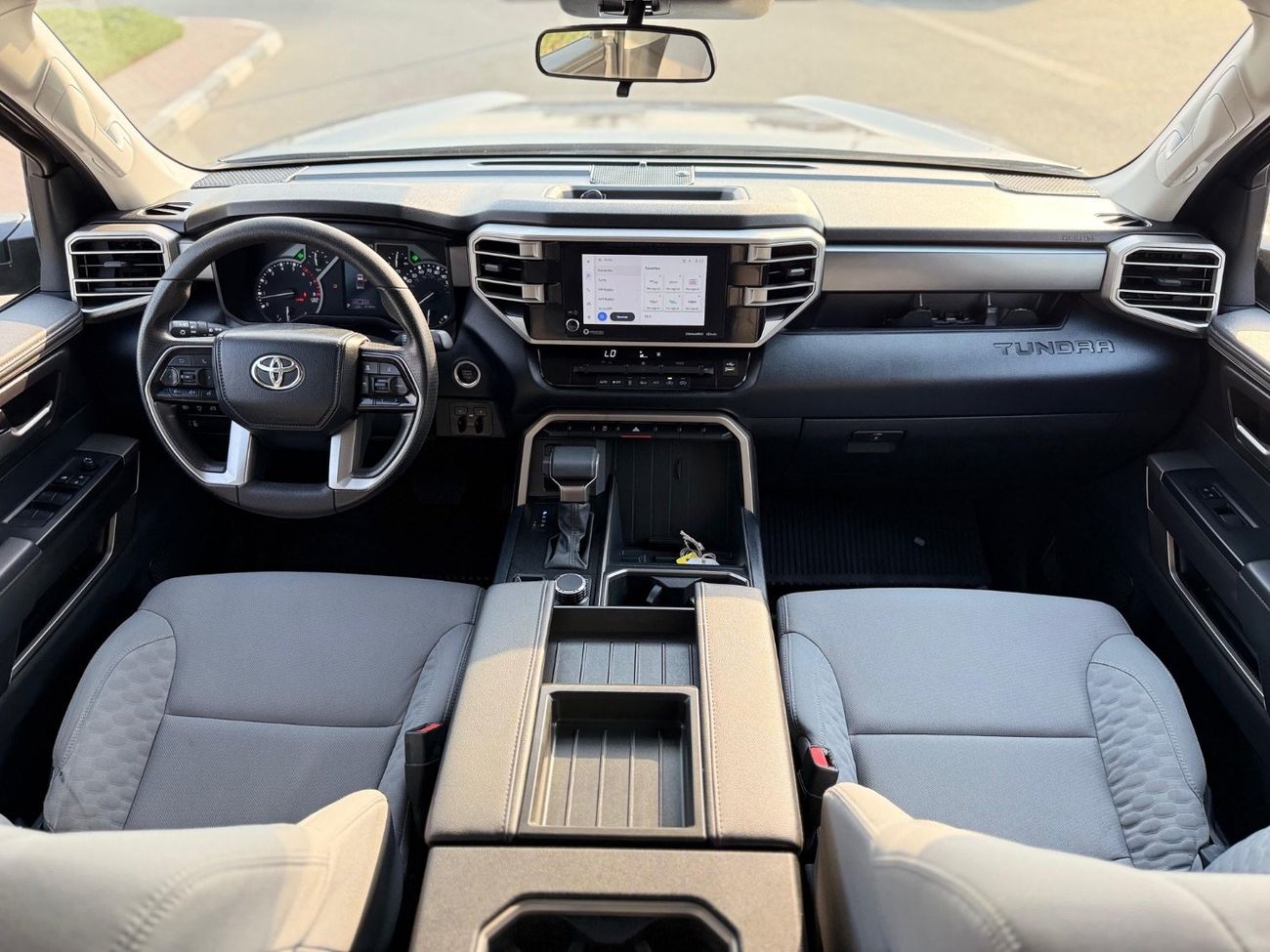 Toyota Tundra 4WD 2024