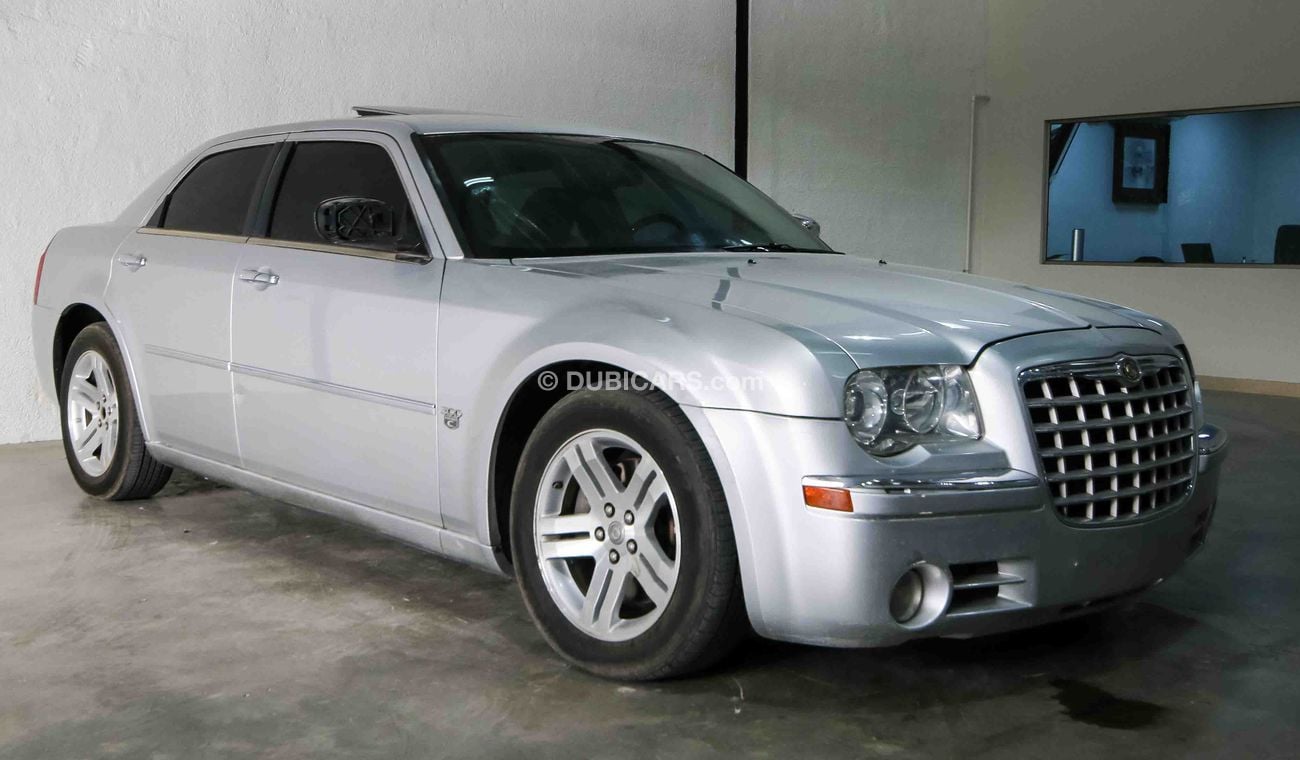 Used Chrysler 300C HEMI 2007 for sale in Dubai - 162449