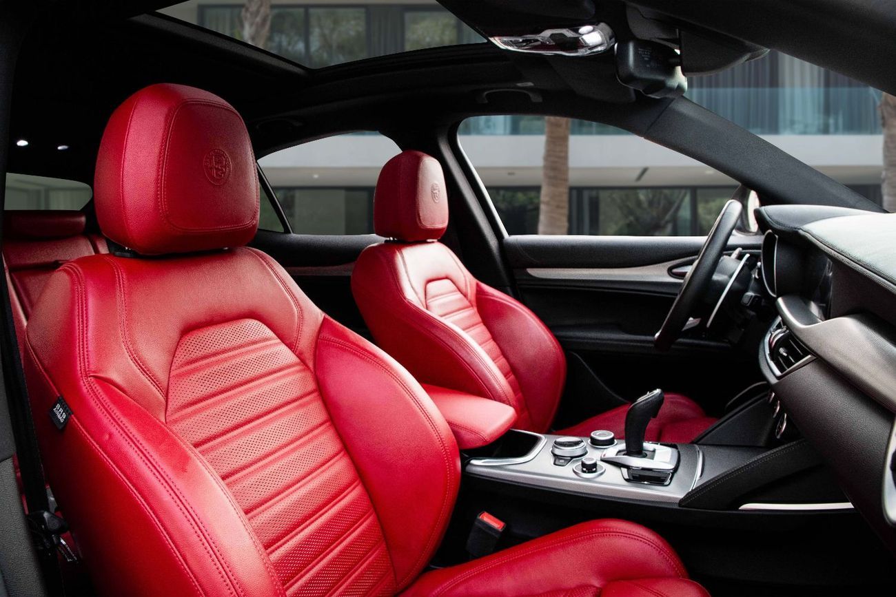 Alfa Romeo Stelvio Club Car  | 2,742 P.M | 0% Downpayment | Agency Warranty!