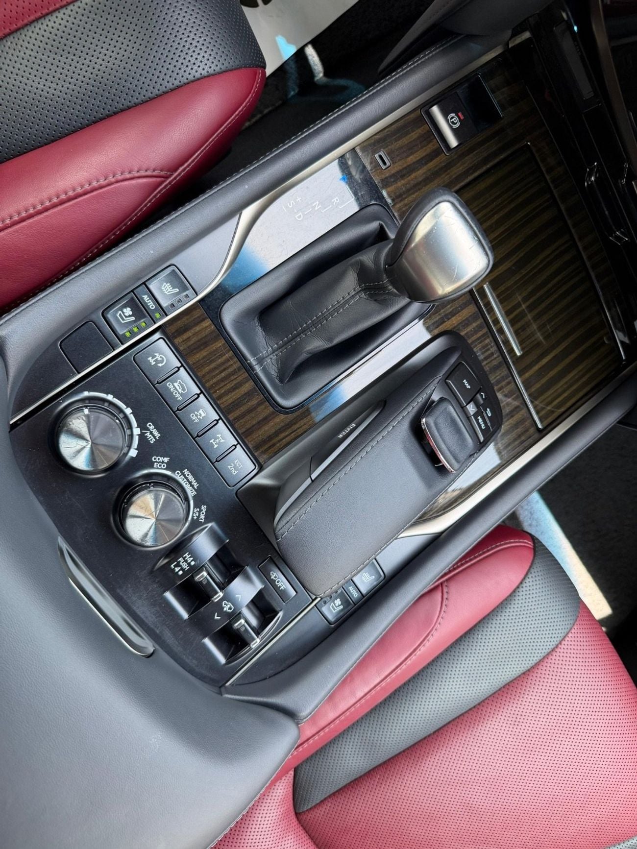Lexus LX570 SIGNATURE