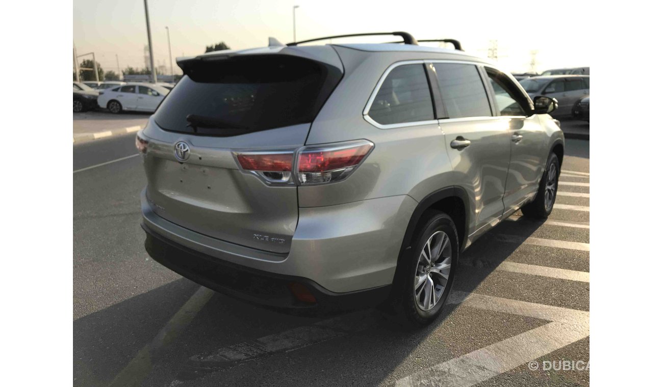 Toyota Highlander 4WD FULL OPTIONS WITH LEATHER SEAT, PUSH START AND SUNROOF