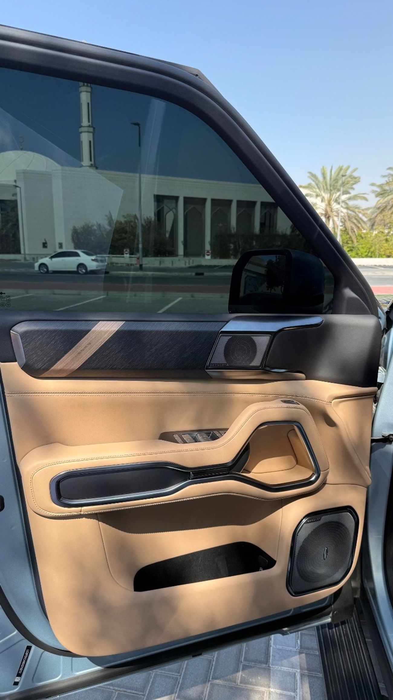 BYD Leopard 8 Smart and Brave Flagship Edition (7 Seats)