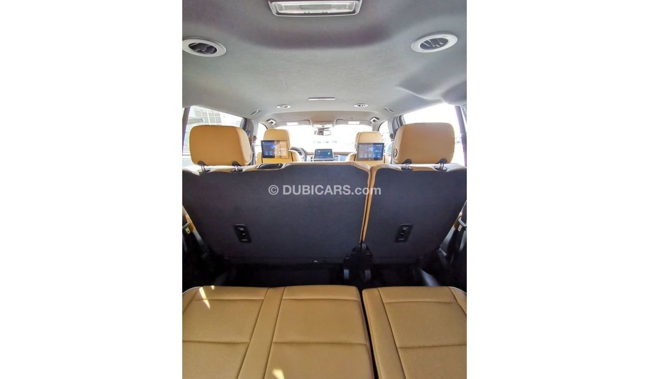 Chevrolet Suburban Chevrolet LT Suburban - 2023 - Black