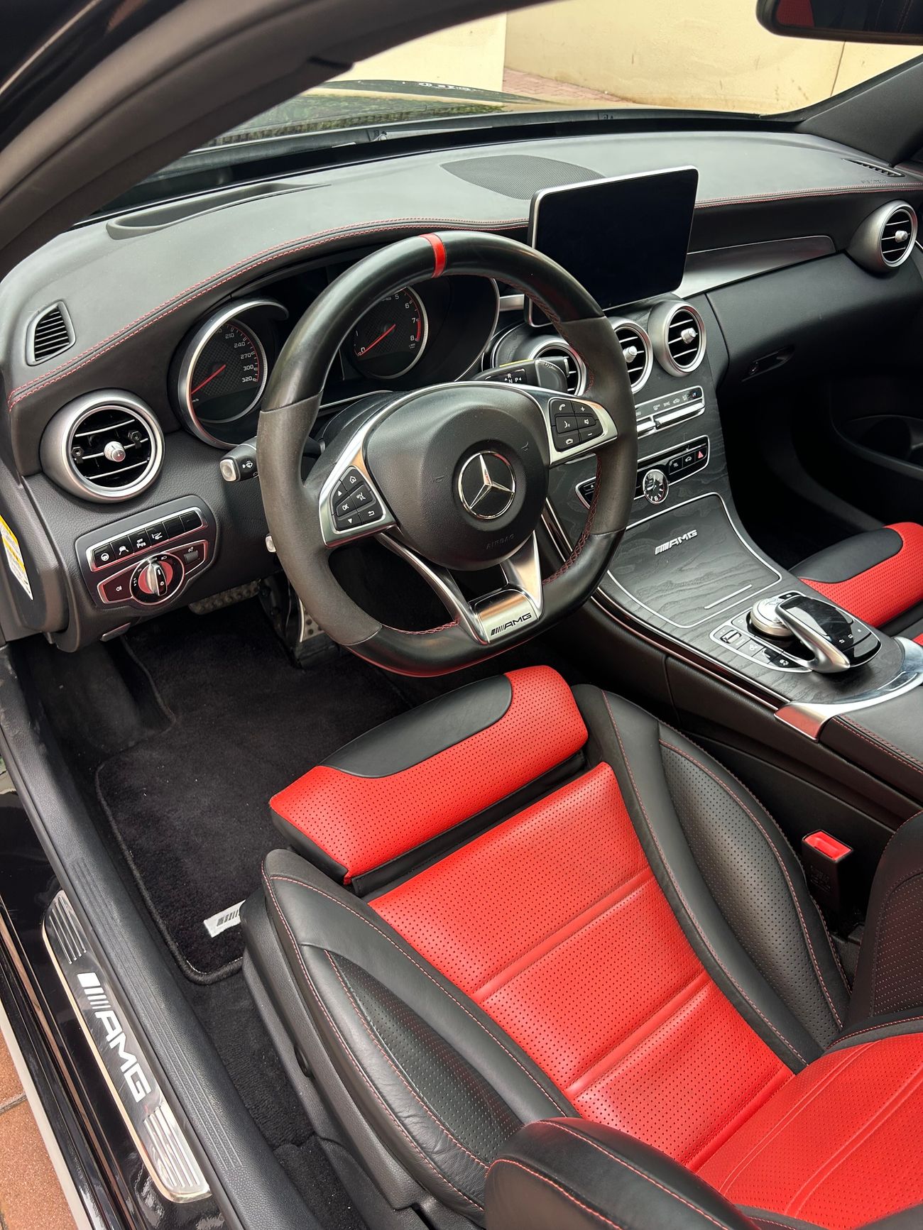 Mercedes-Benz C 63S AMG