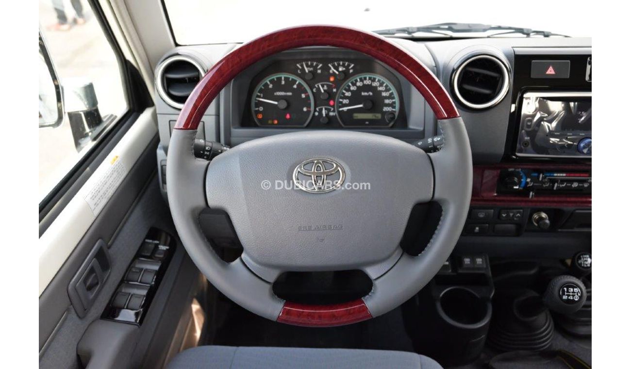 Toyota Land Cruiser 70 DLX  V8 4.5L Turbo Diesel 4wd Manual Transmission