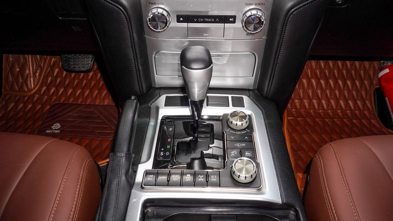 Toyota Land Cruiser VXR 5.7 L V8 with 2024 Body Kit