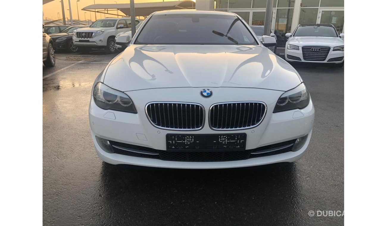 BMW 528i Model 2011 GCC car prefect condition full  option low mileage