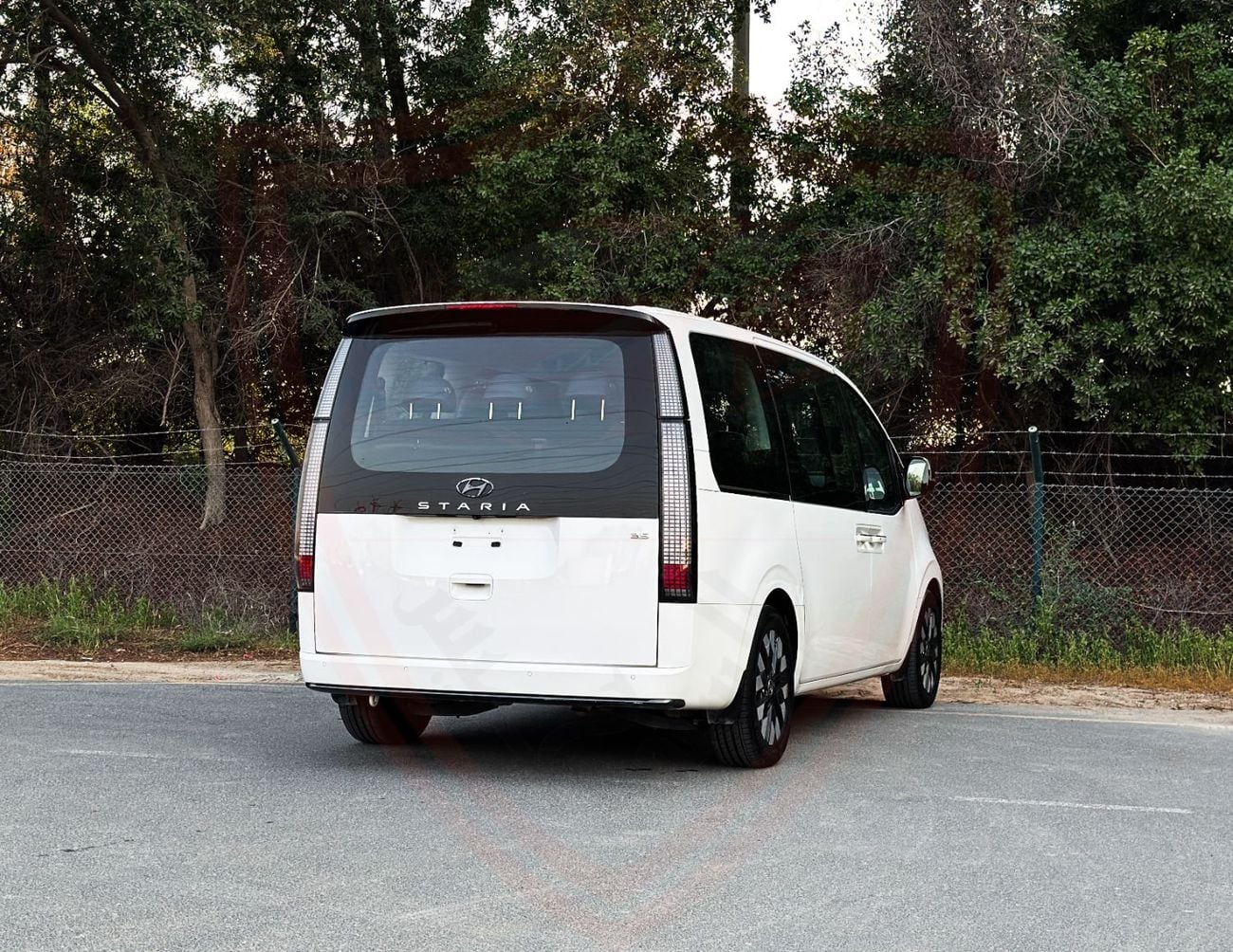 Hyundai Staria Comfort 3.5L (11 Seater)